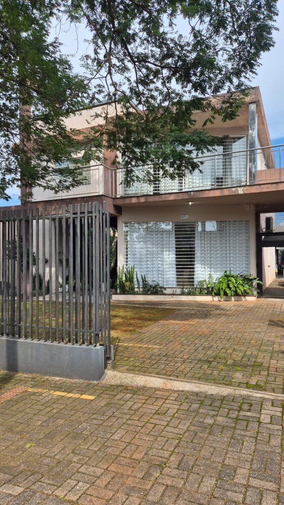 Casa ampla com piscina — foto 2